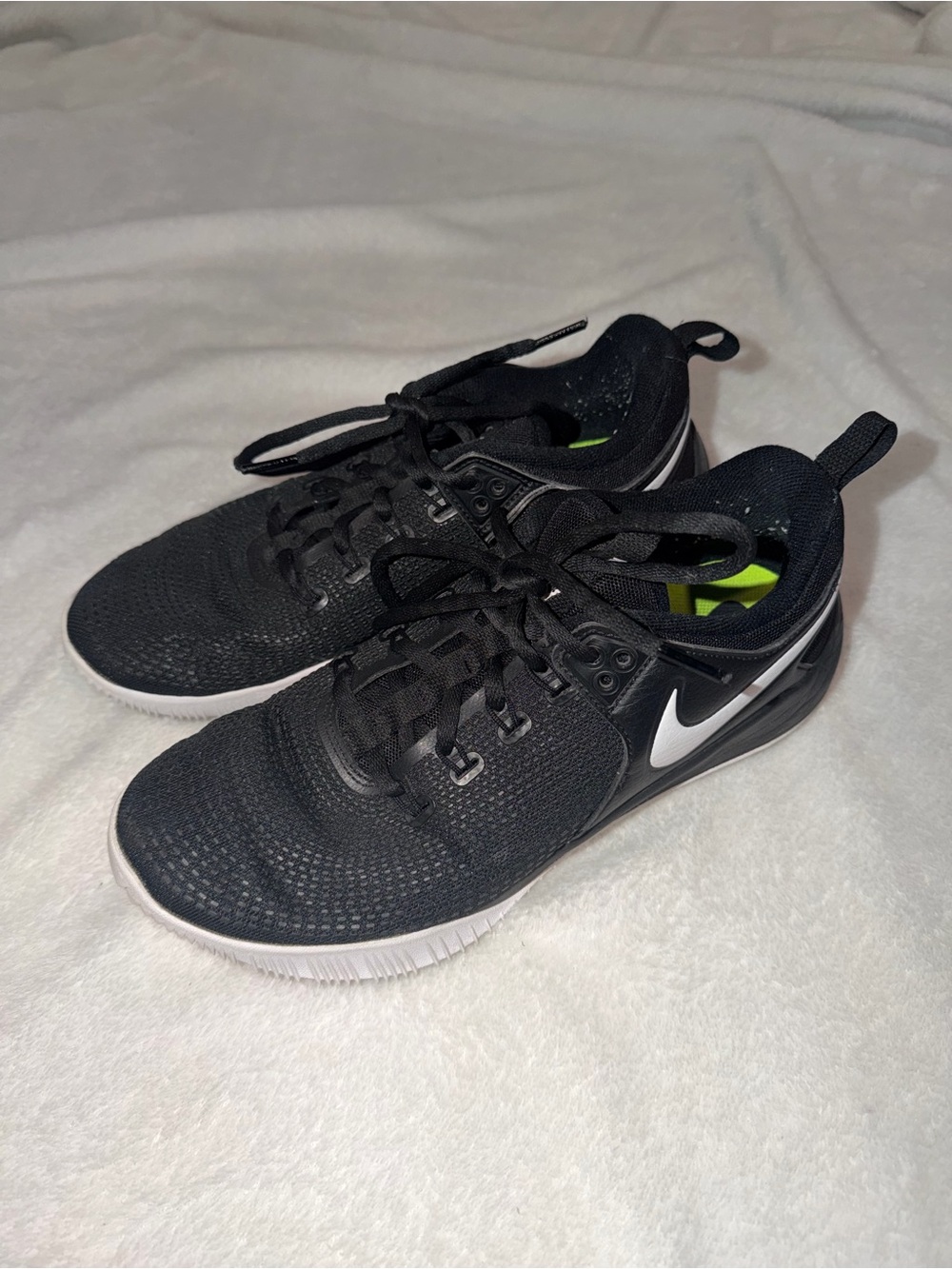 Nike Black and White Women’s Athletic Sneakers